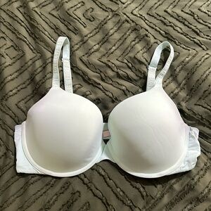 T-shirt VS bra